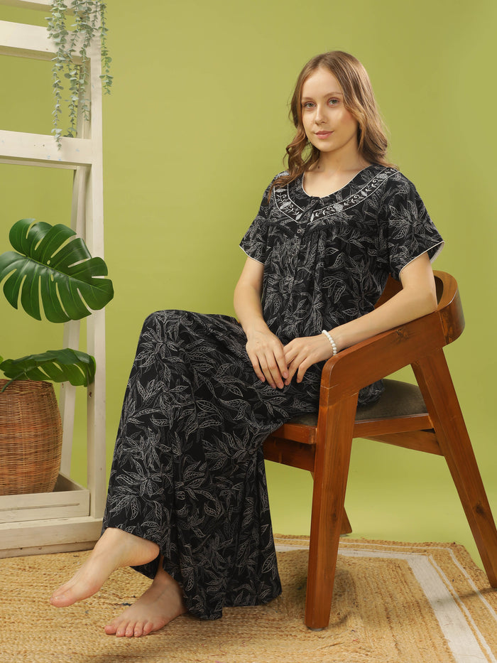 Elegant Black Alpine Pleated Nightgown for Women