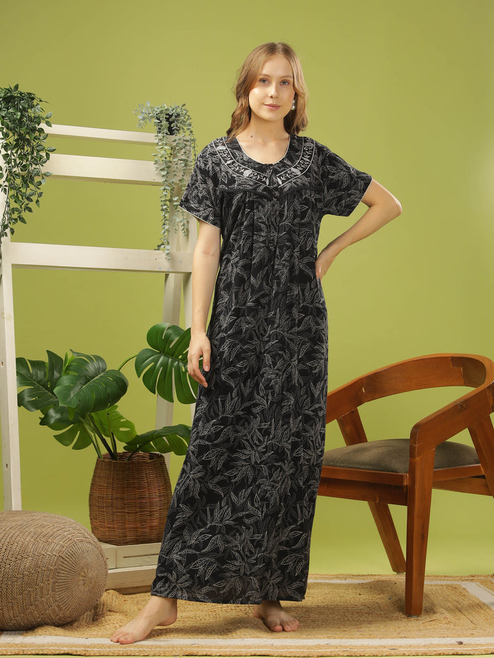 Elegant Black Alpine Pleated Nightgown for Women