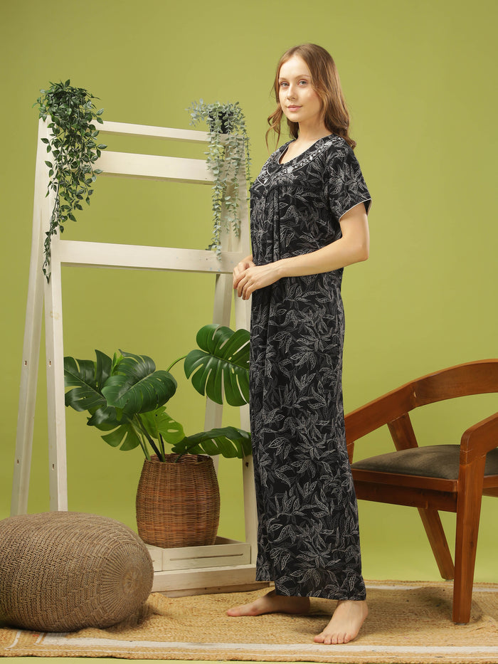 Elegant Black Alpine Pleated Nightgown for Women