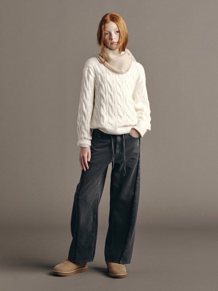 DL1961 girls' Frankie Low-Slung Wide-Leg jeans in washed black 'Nightshade Lace', cream knit, front view.