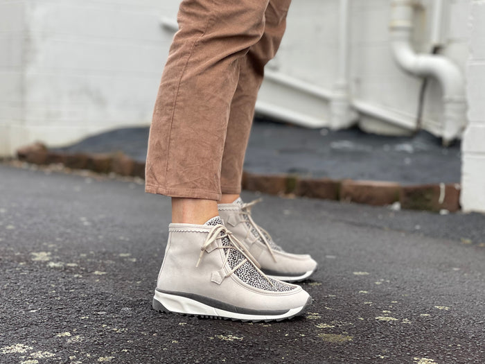 European Wallabee boots. Quality Spanish women's footwear in taupe leather. Ankle boots