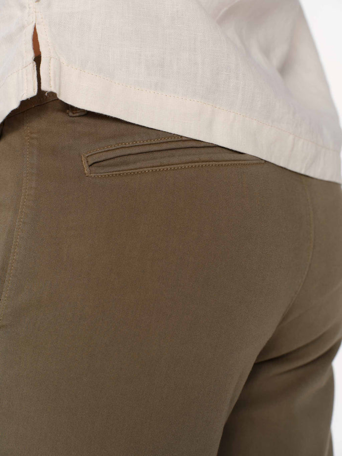 DL1961 men's Jake chino short in olive green 'Belfast', close-up back detail of welt pocket.