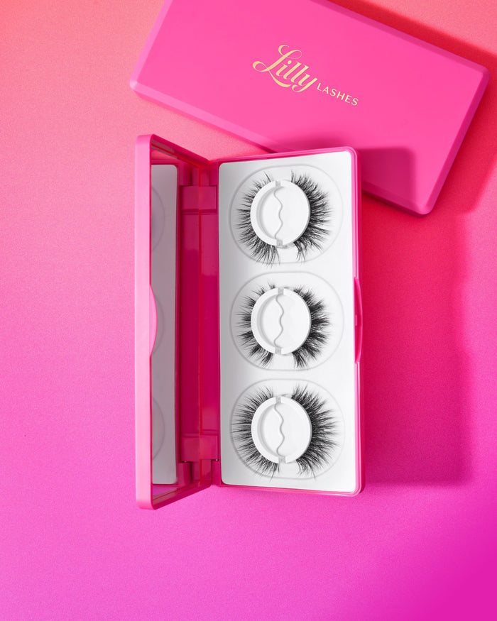 Self-Adhesive Lash Travel Compact